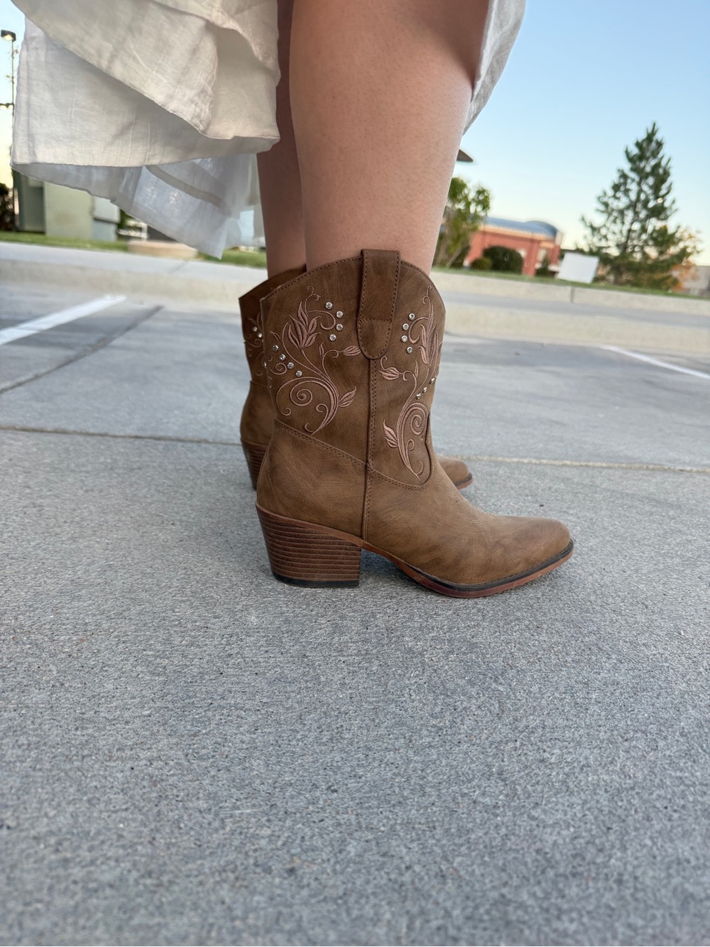 IUV Cowboy Boots Women Size 8 Brown Rhinestone Western Cowgirl Ankle Boots - Picture 3 of 12